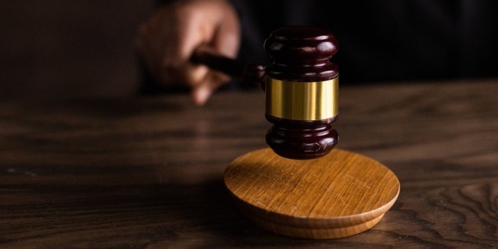 Найман настай хүүхдийг хүчиндэн, амь насыг нь хохироосон этгээдийг бүх насаар нь хорих шийдвэр гарлаа